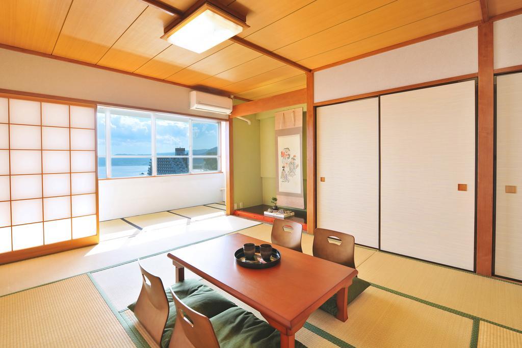 Onsen Hostel Hinoemi Atami  Exterior foto